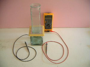 The test setup for measuring capacitance.