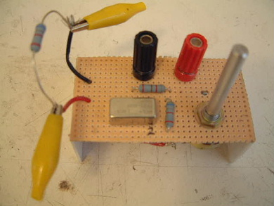 The completed Mini-Circuits POS-400+ UHF oscillator circuit.