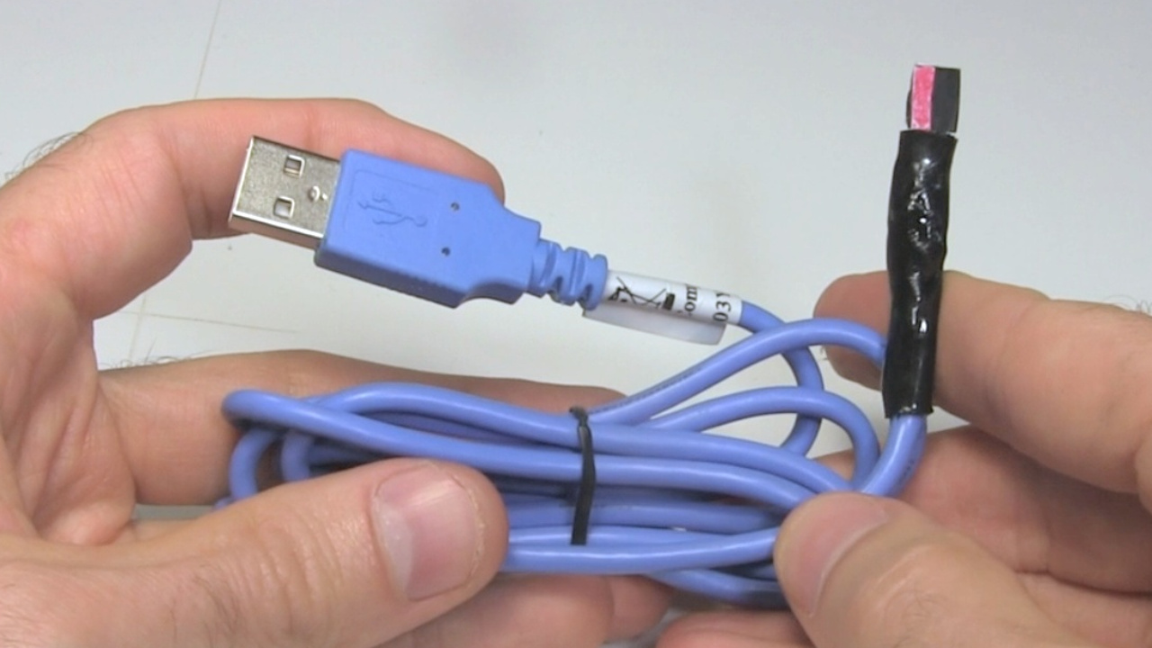 Showing the finished USB power cable with the new connector on one end.